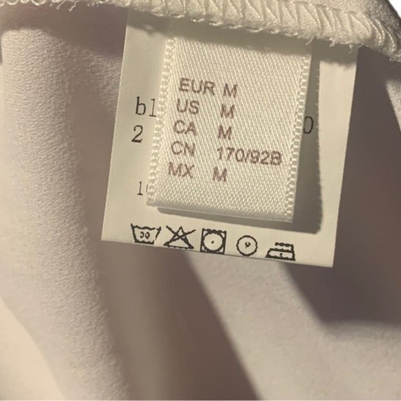 Womens Blouse White Tiered Black Trim Size Medium - Picture 4 of 7